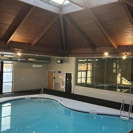 Red Fox Inn And Suites Waverly ภายนอก รูปภาพ