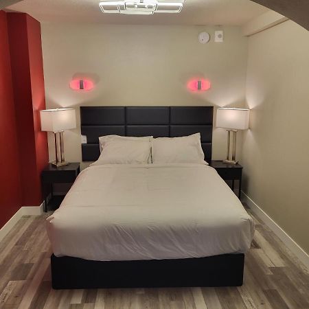 Red Fox Inn And Suites Waverly ภายนอก รูปภาพ