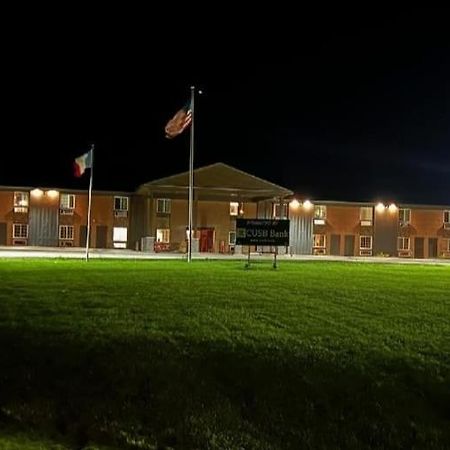 Red Fox Inn And Suites Waverly ภายนอก รูปภาพ