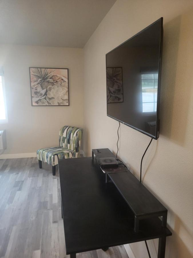 Red Fox Inn And Suites Waverly ภายนอก รูปภาพ