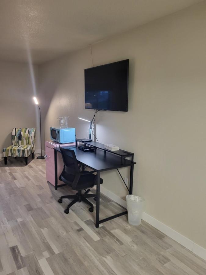Red Fox Inn And Suites Waverly ภายนอก รูปภาพ