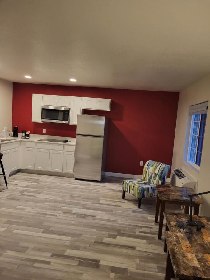 Red Fox Inn And Suites Waverly ภายนอก รูปภาพ